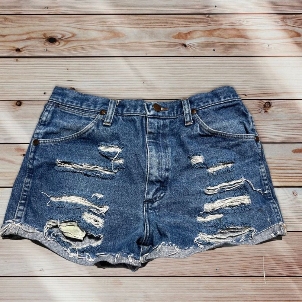 Wrangler Denim Cutoffs Size 32 Waist